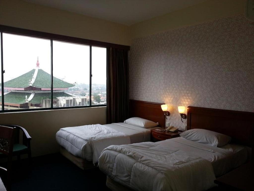 Klang Histana Hotel Esterno foto