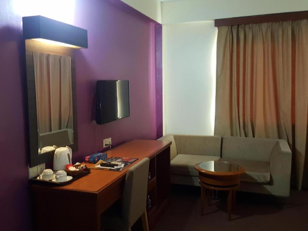 Klang Histana Hotel Esterno foto