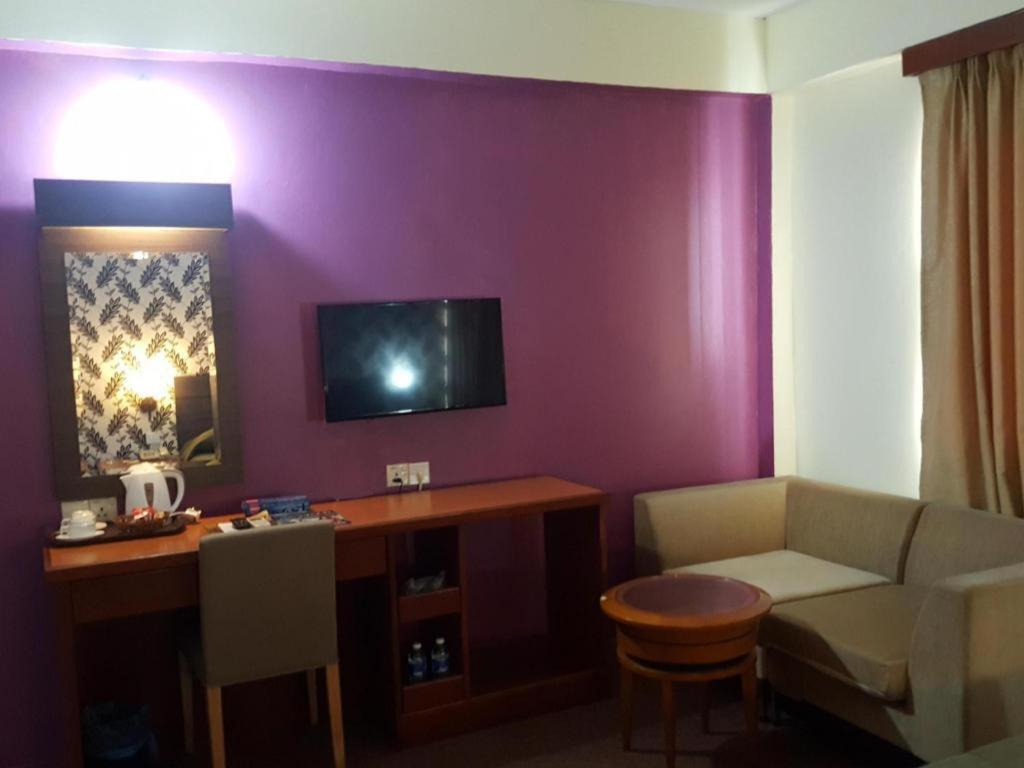 Klang Histana Hotel Esterno foto