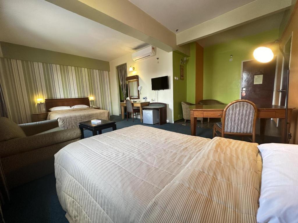 Klang Histana Hotel Esterno foto