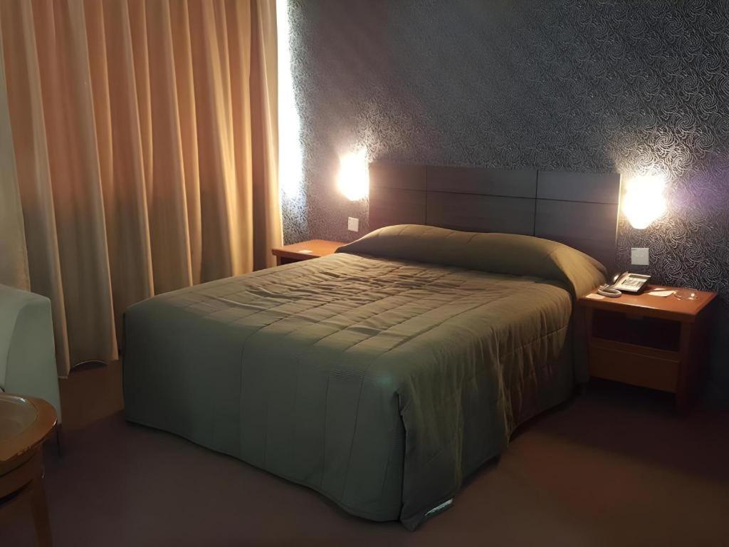 Klang Histana Hotel Esterno foto